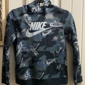 Boys Nike hoodie. With the swoosh and Nike Just do it design.